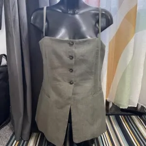 Nov elegantni Massimo Dutti laneno korset M