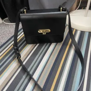 Mona elegantna kožna torba