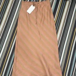 Nova Zara lanena suknja sa etiketom S M