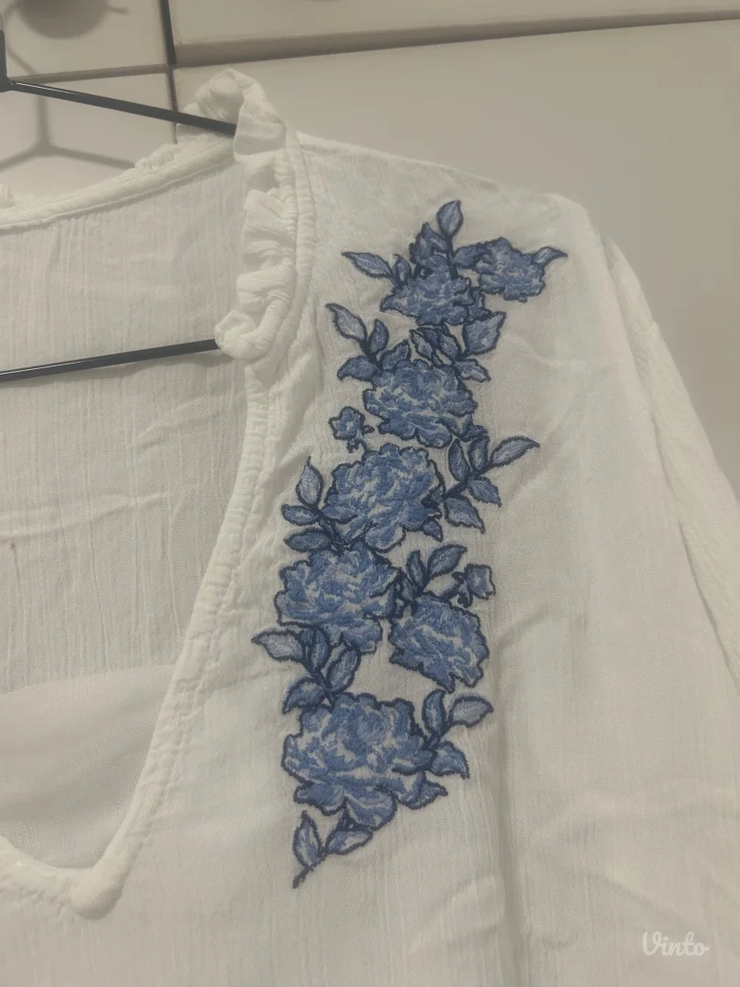 Prelepa bluza sa vezom