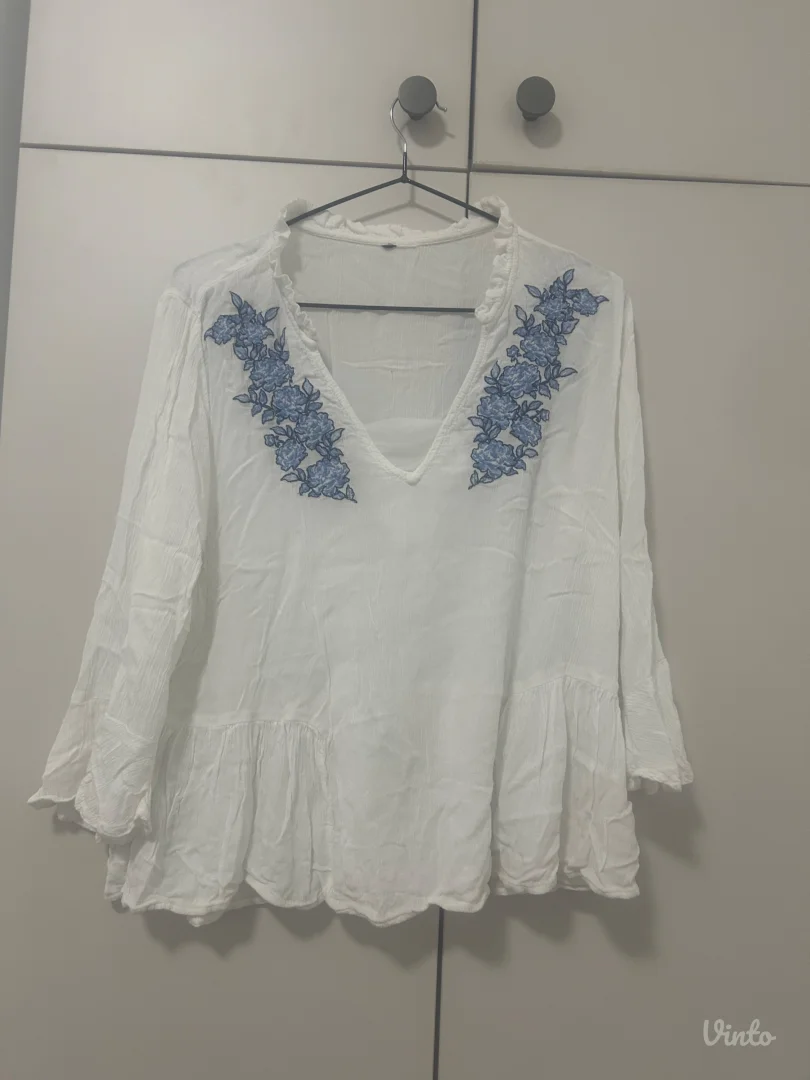 Prelepa bluza sa vezom