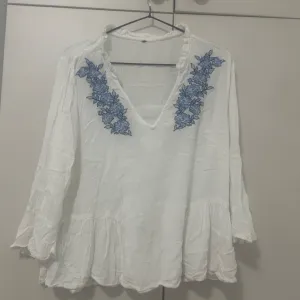 Prelepa bluza sa vezom