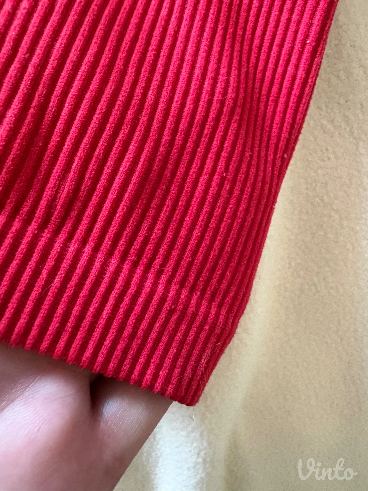 STRADIVARIUS jarko crvena rebrasta majica / crop top (M) - Vrlo dobro stanje