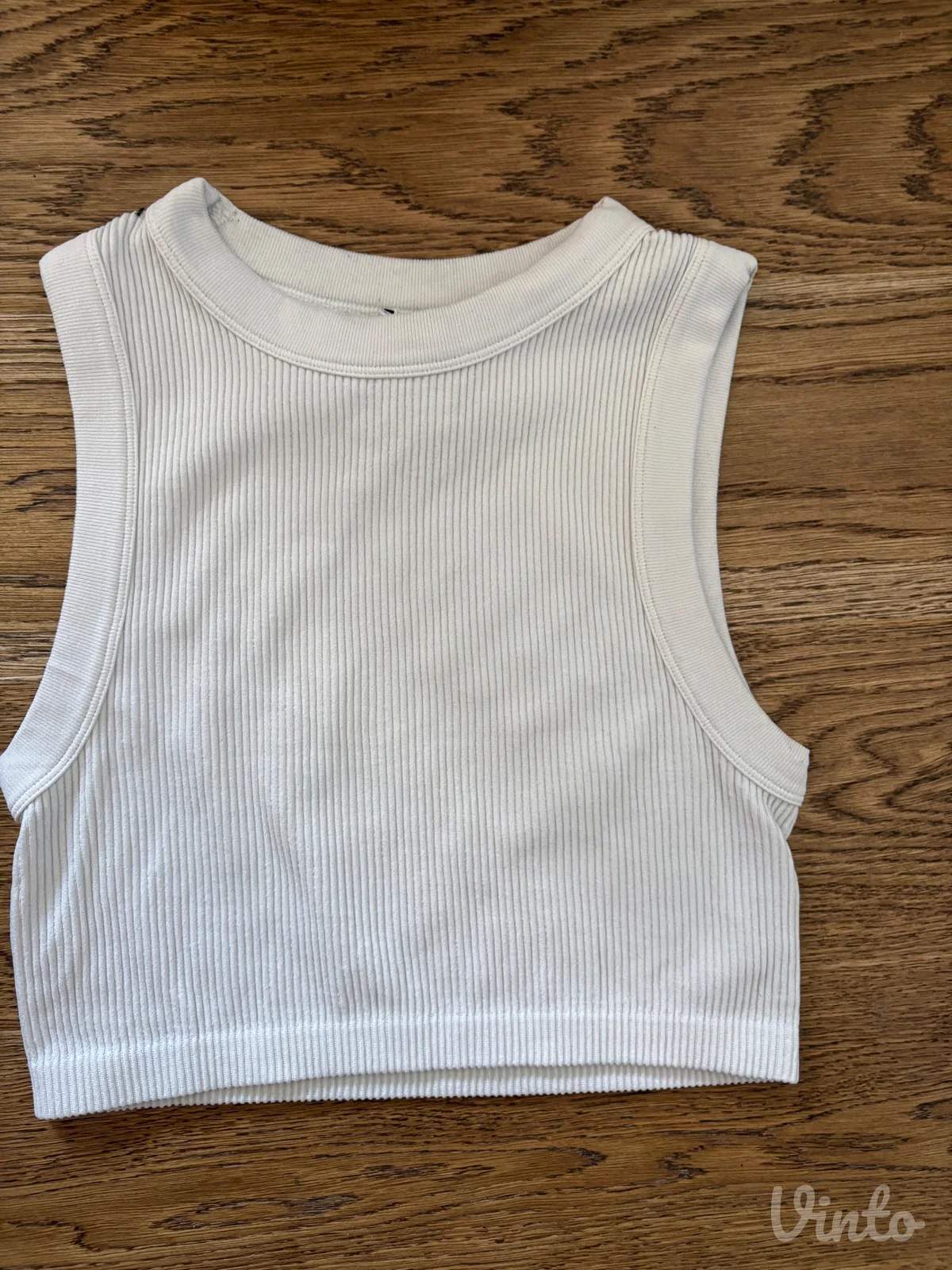 ZARA svetlo siva rebrasta majica / bešavni crop top (XS) - ODLIČAN