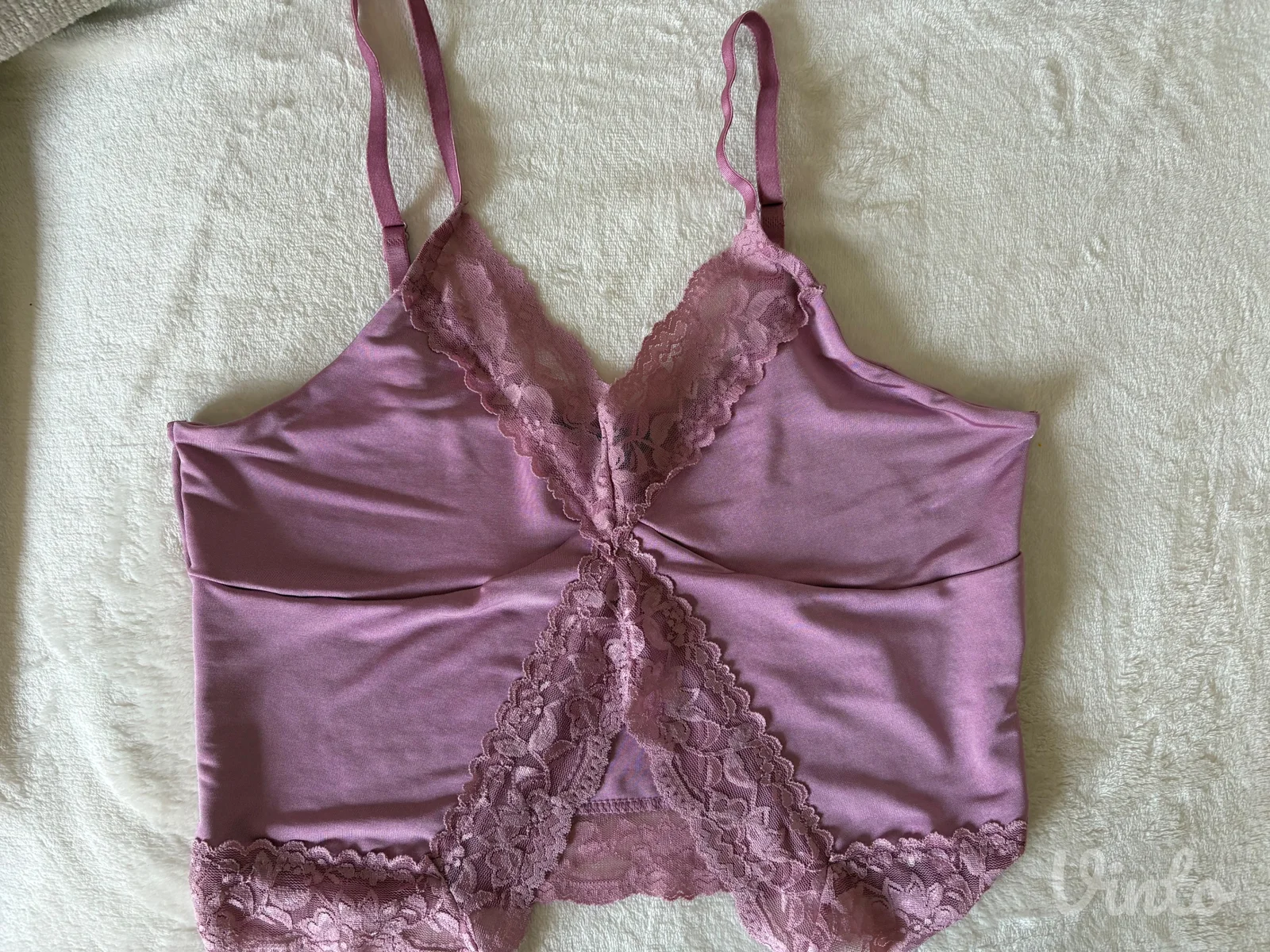 Missguided saten top sa čipkom (UK 12 / EUR 40)