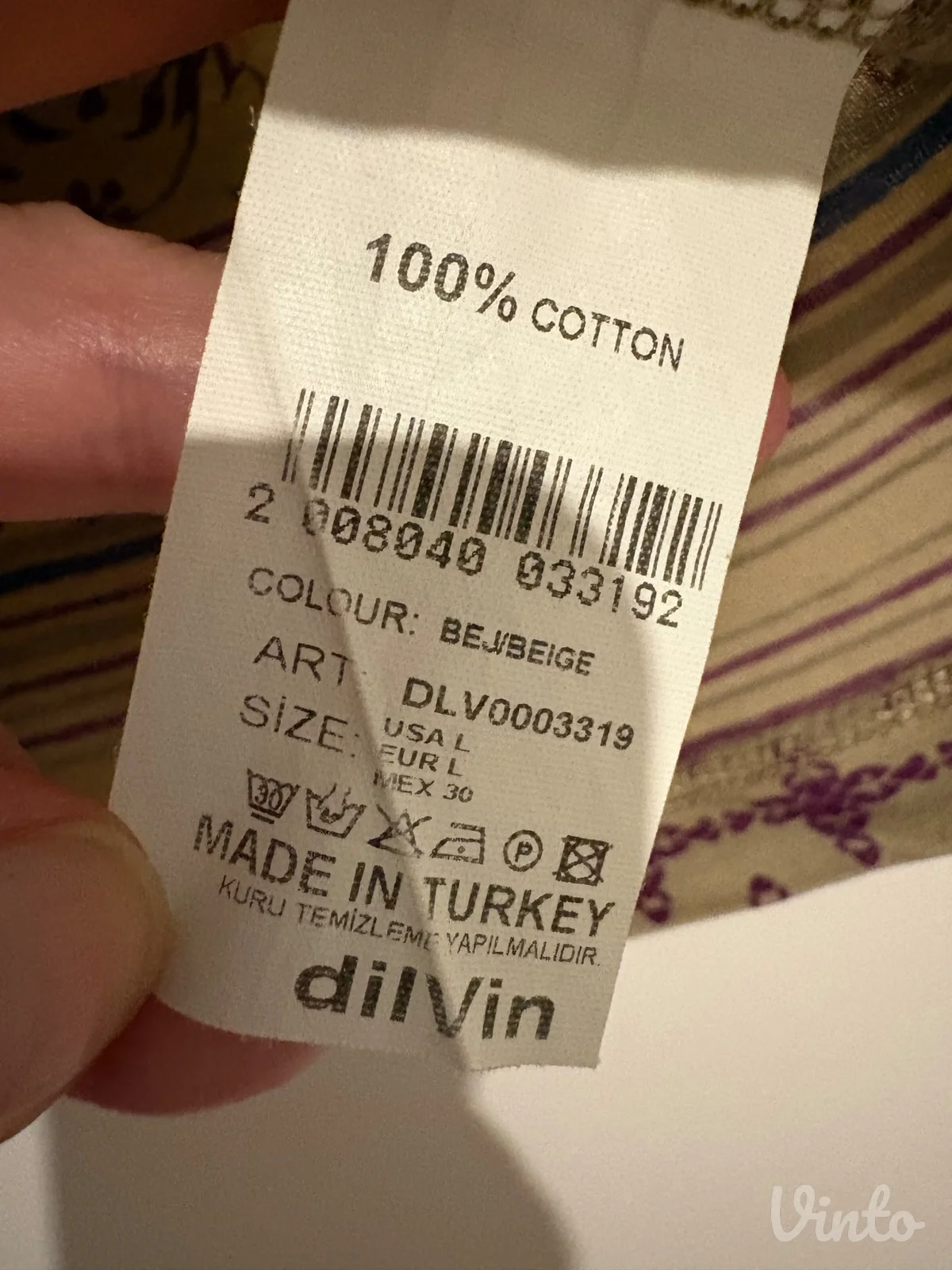 pamučna majica sa cvetnim dezenom M velicina ( iako je na majici naznacena L