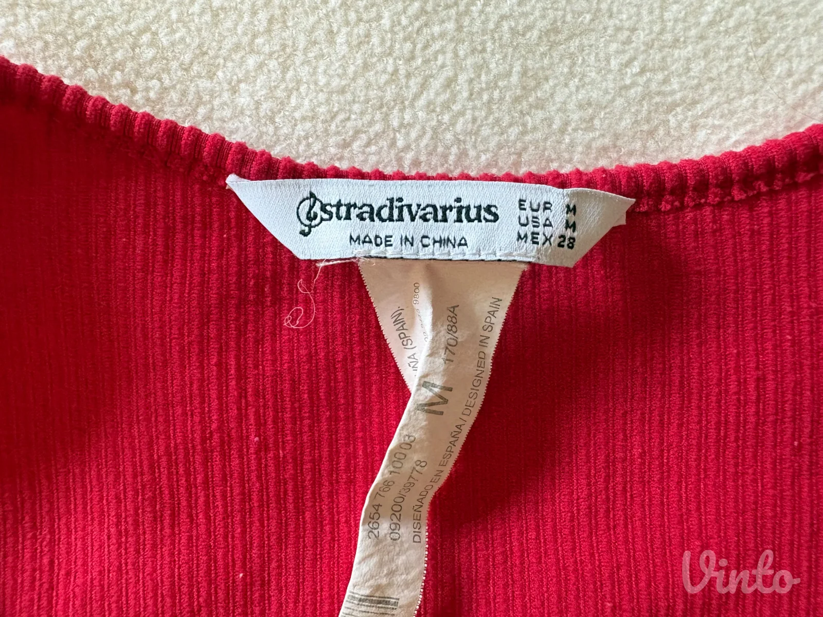 STRADIVARIUS jarko crvena rebrasta majica / crop top (M) - Vrlo dobro stanje