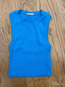 Zara rebrasti top (S)