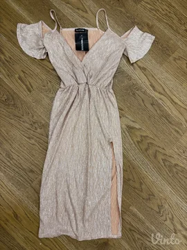 NOVA PrettyLittleThing zlatna haljina vel. S / 36 Opis