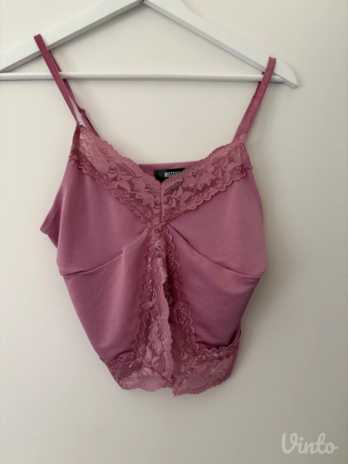 Missguided saten top sa čipkom (UK 12 / EUR 40)