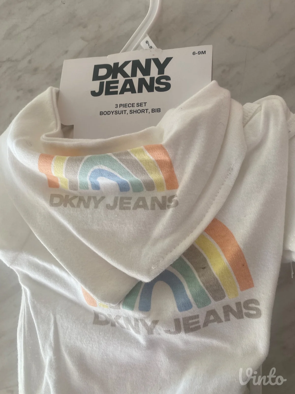 DKNY trodelni set za devojcice 6-9M NOVO