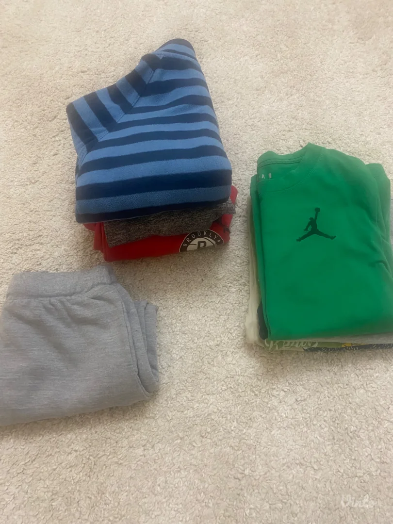 Lot garderobe za decake