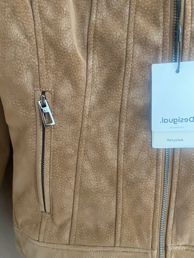 Desigual jakna velicine XS NOVO