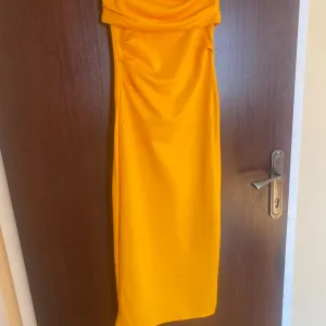 Zara haljina velicine S