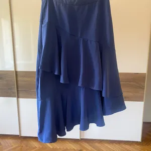 Amisu suknja velicine 34 (S)