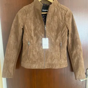 Desigual jakna velicine XS NOVO