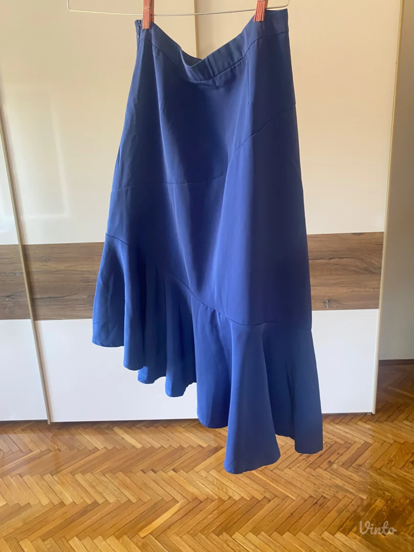 Amisu suknja velicine 34 (S)