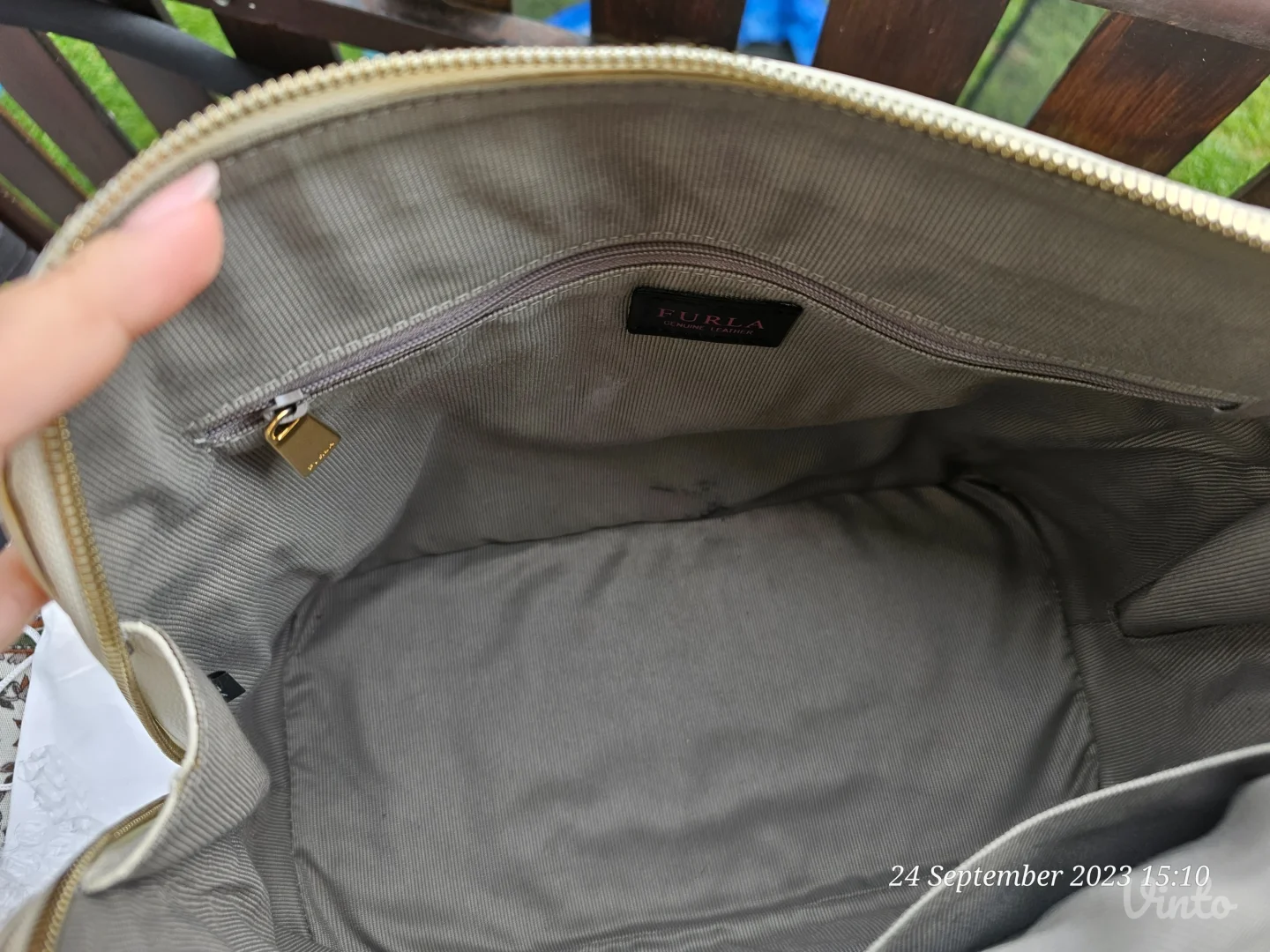 Furla bela kozna torba