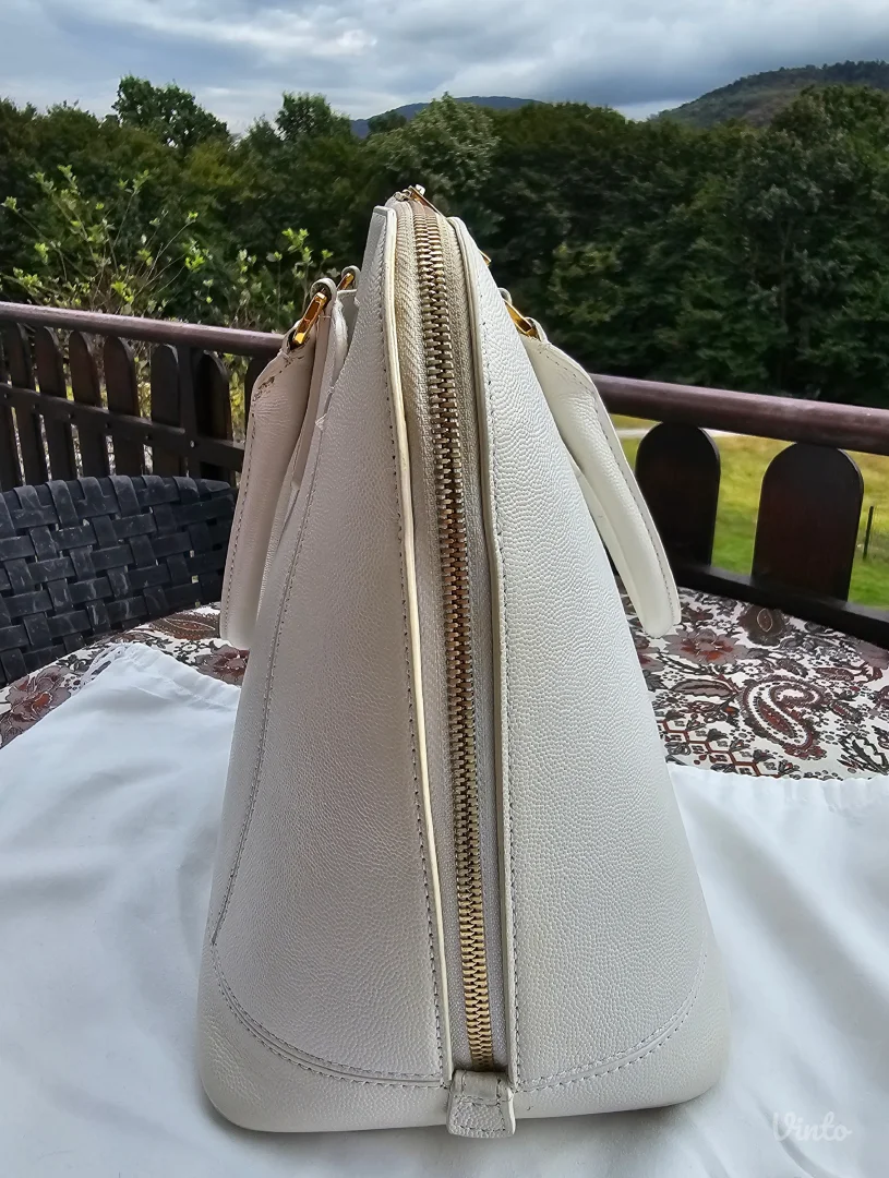 Furla bela kozna torba