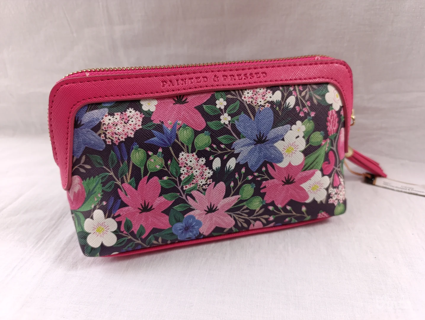 Painted & pressed neseser NOVO sa etiketom