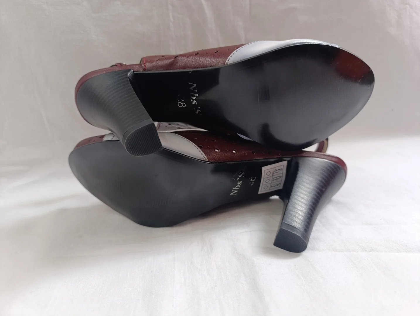 Nbs'S sandale vel. 38