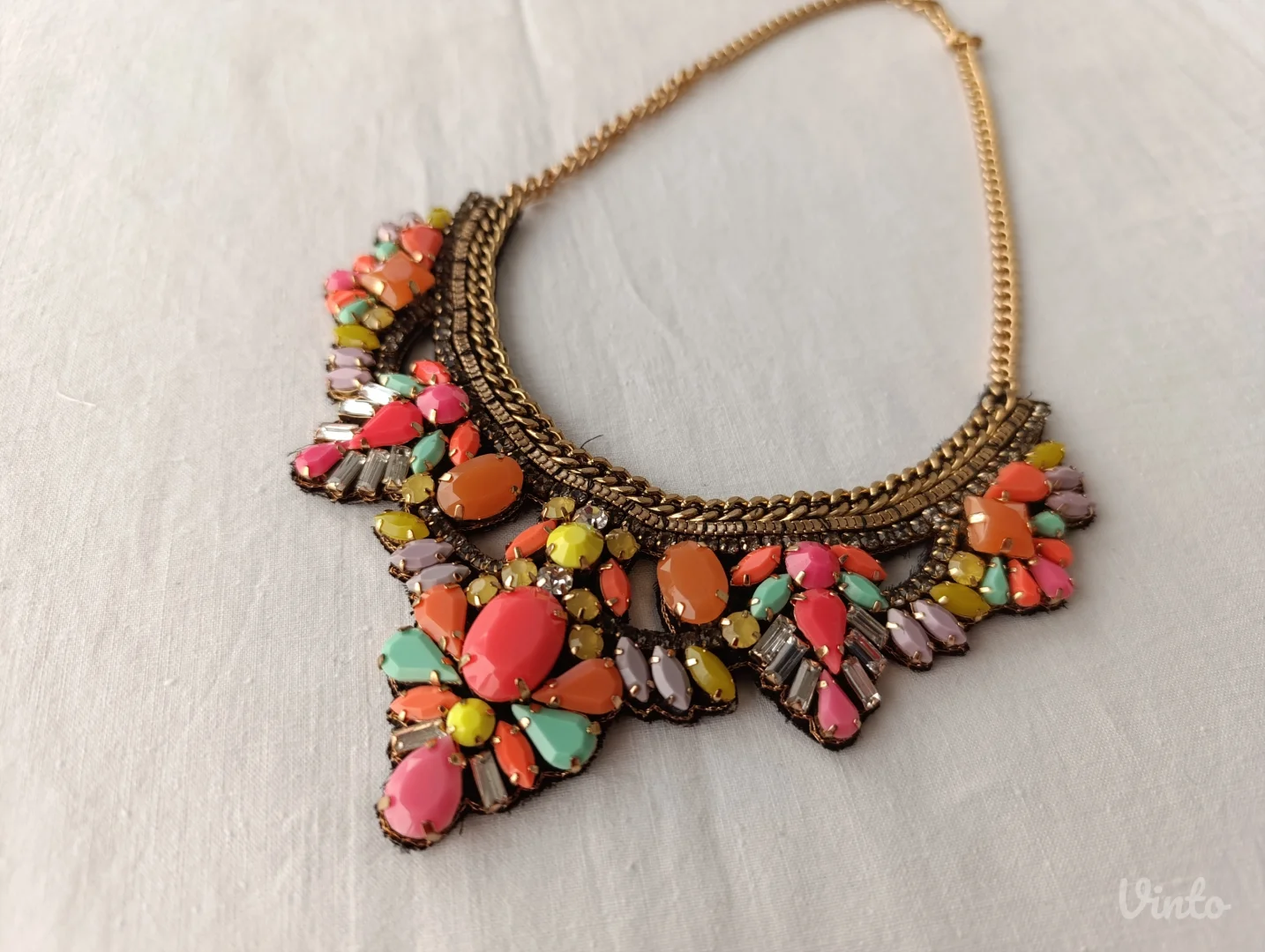 Accessorize raskošna ogrlica