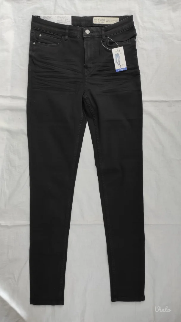 Esmara farmerice visok struk NOVO sa etiketom