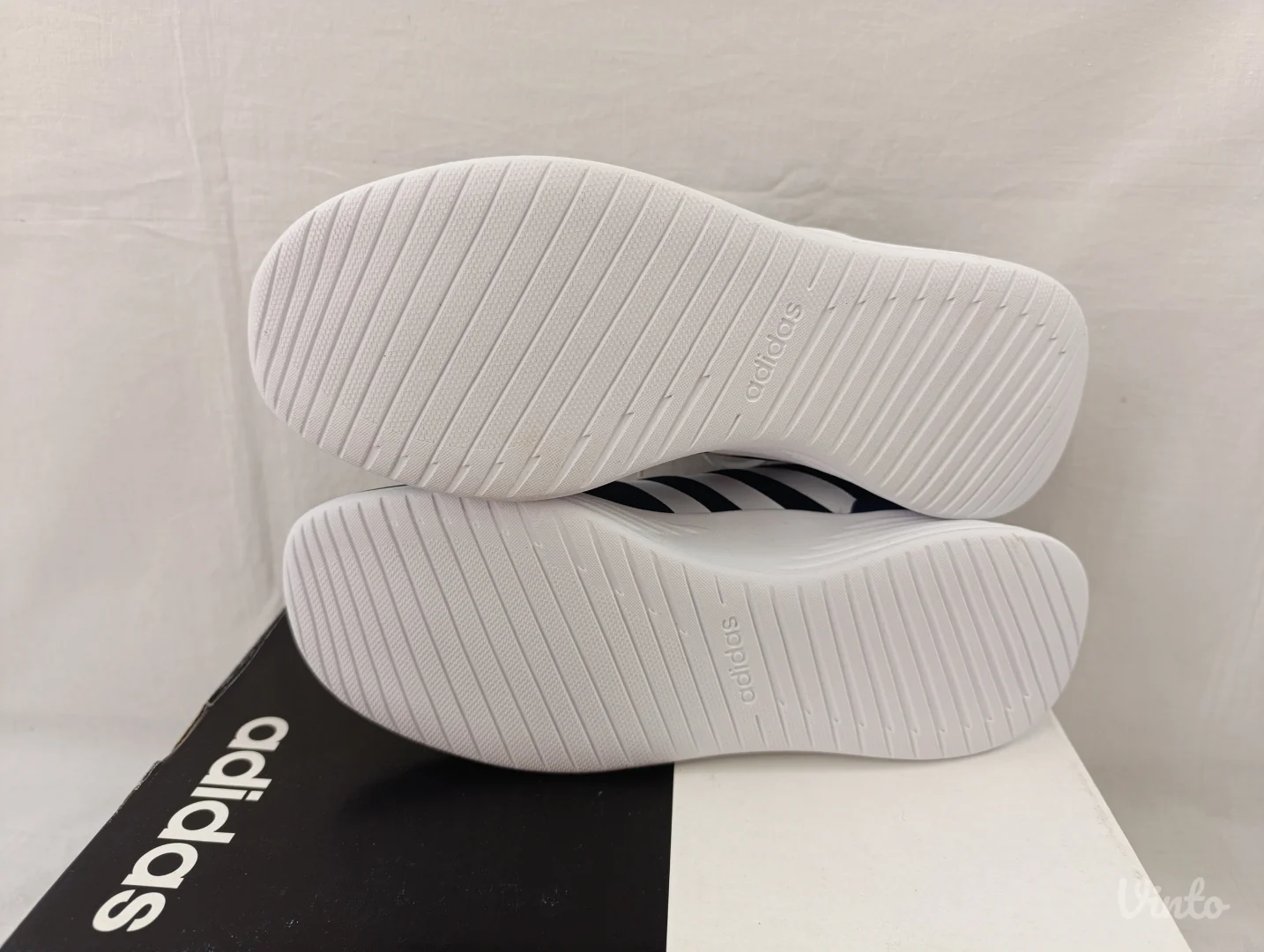 Adidas patike 39 i 1.3 NOVO sa etiketom