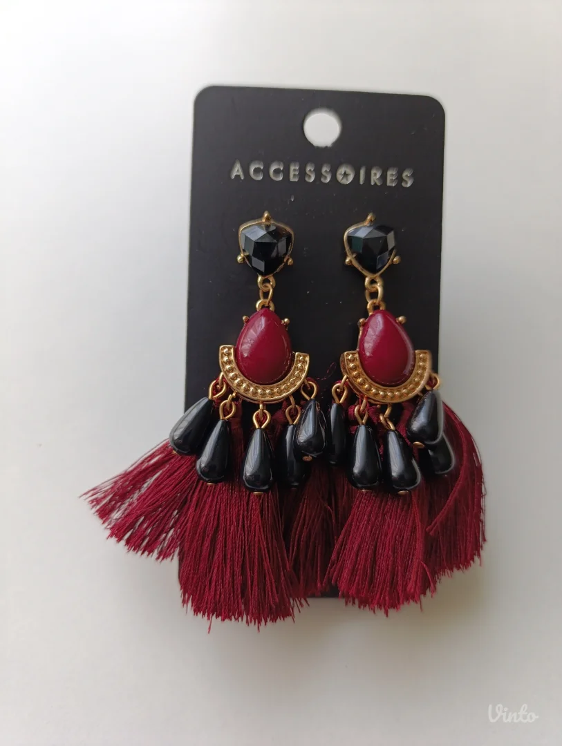 New Yorker bordo mindjuse sa kicankama NOVO