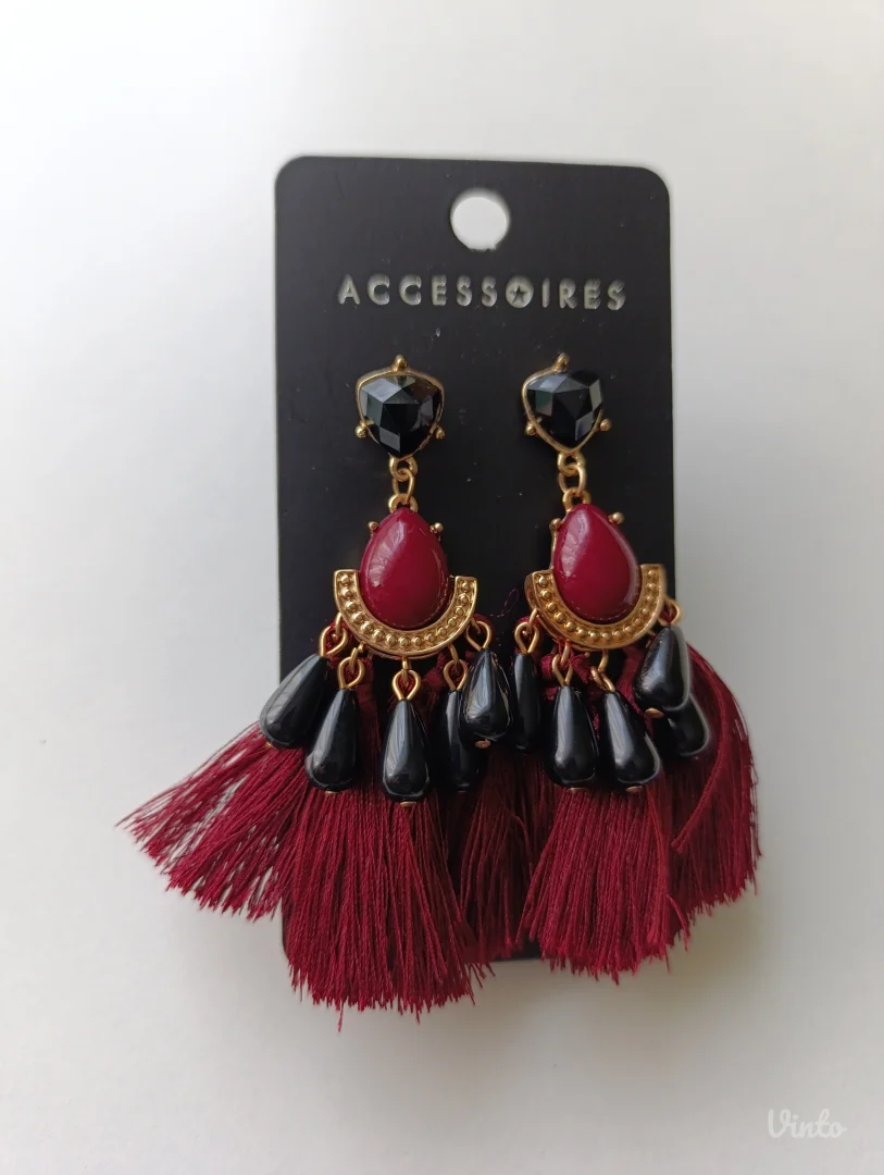 New Yorker bordo mindjuse sa kicankama NOVO