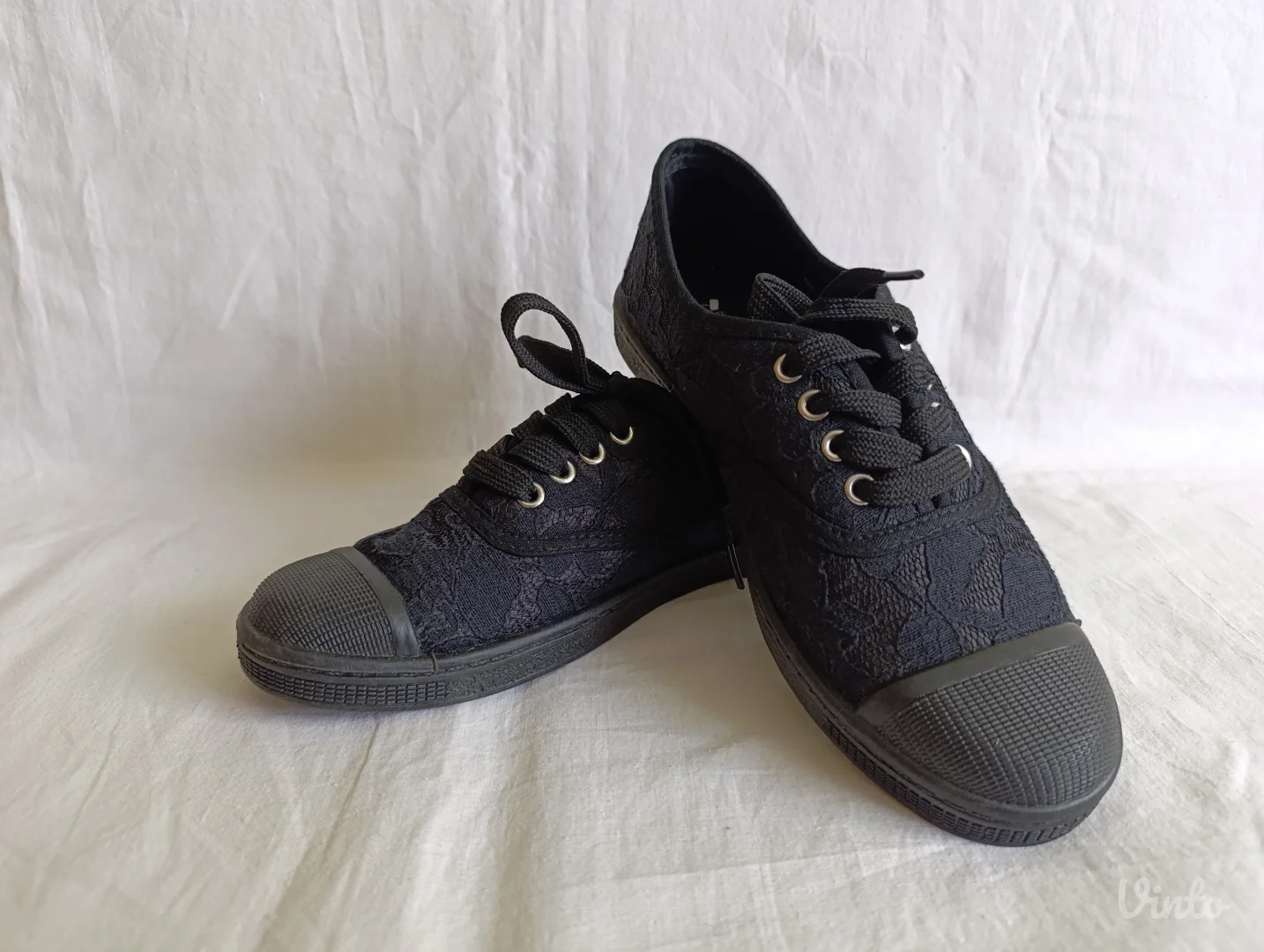 One by Gemo patike sa crnom čipkom NOVO