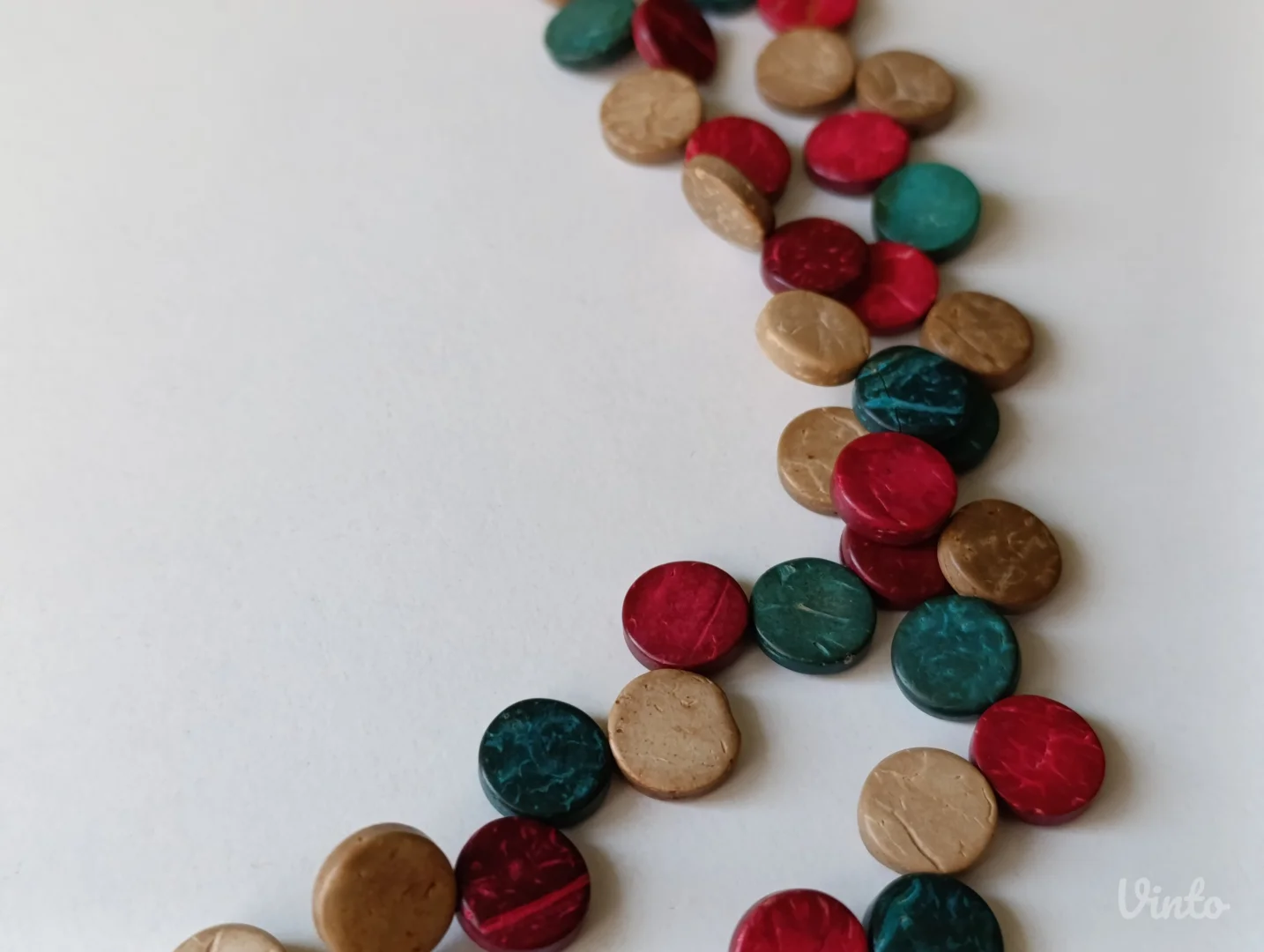 Duga šarena ogrlica