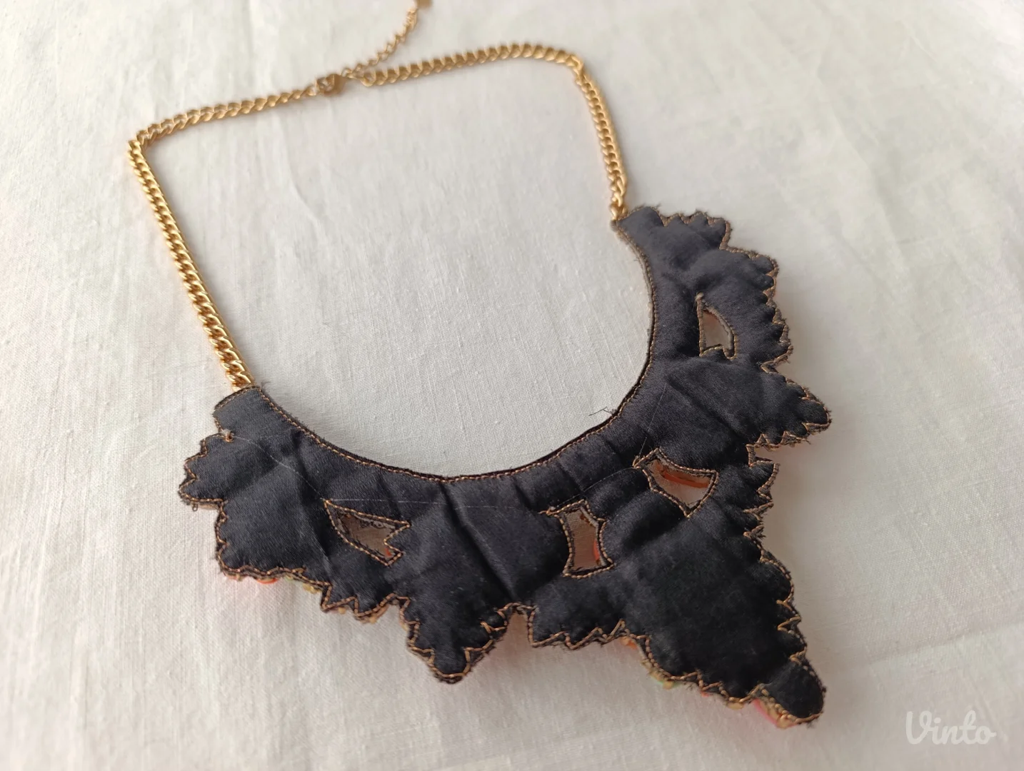 Accessorize raskošna ogrlica