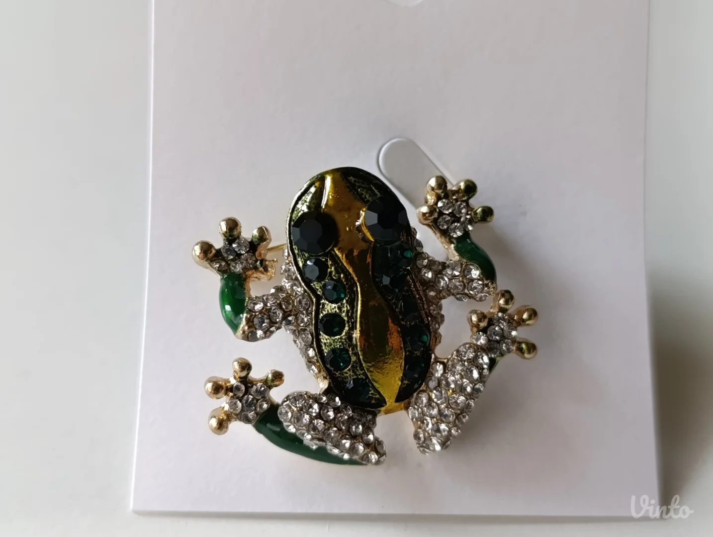 Unikatan broš - žaba