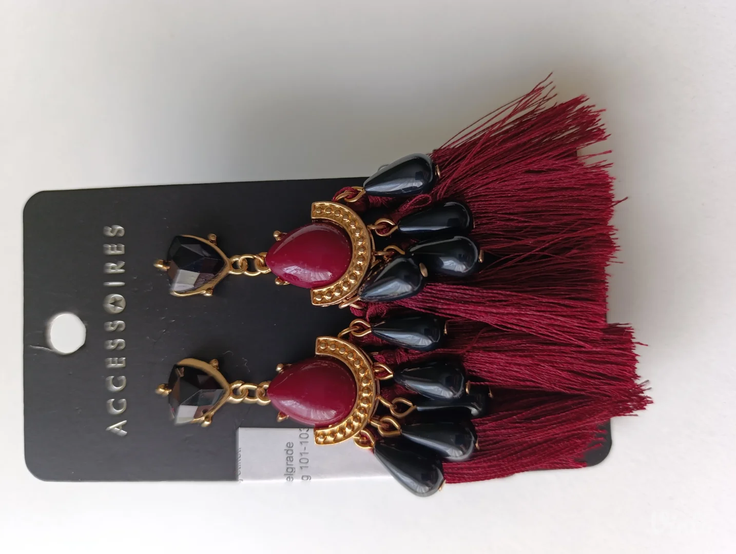 New Yorker bordo mindjuse sa kicankama NOVO