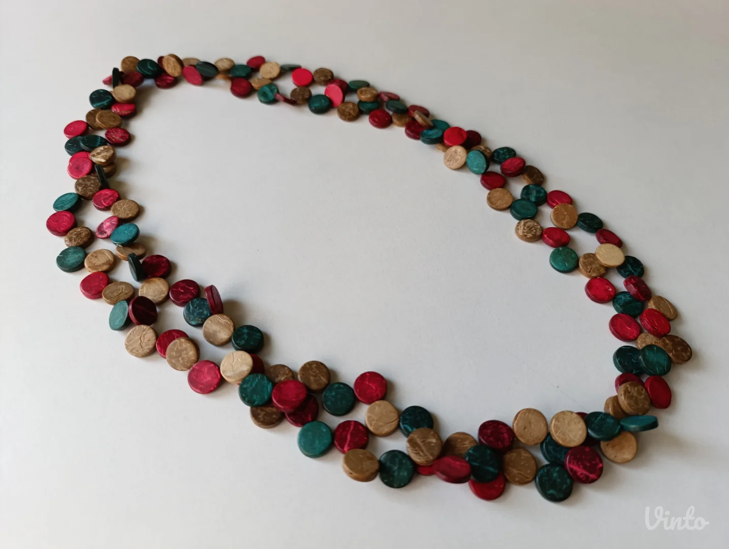 Duga šarena ogrlica