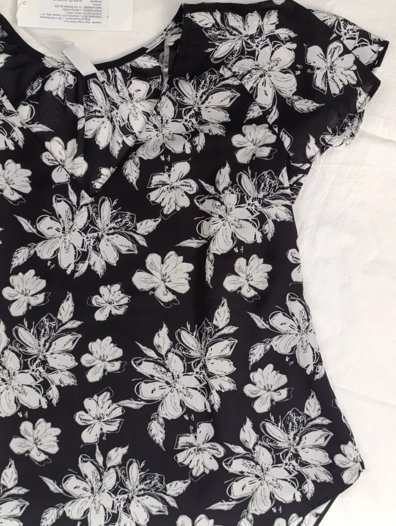 Amisu neodoljiva bluza - majica NOVO sa etiketom