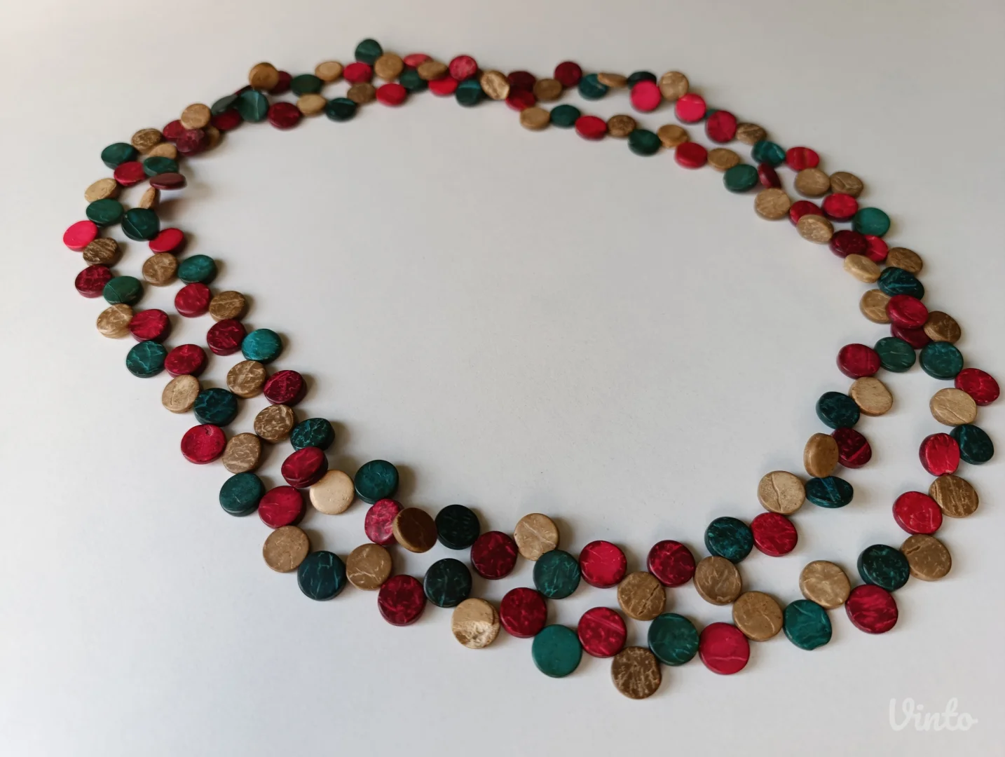 Duga šarena ogrlica