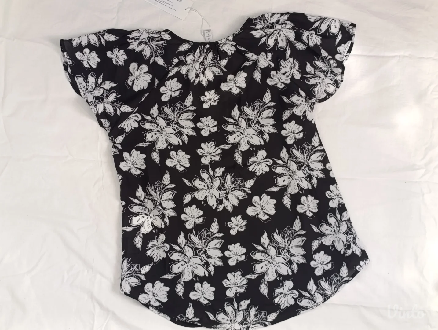 Amisu neodoljiva bluza - majica NOVO sa etiketom