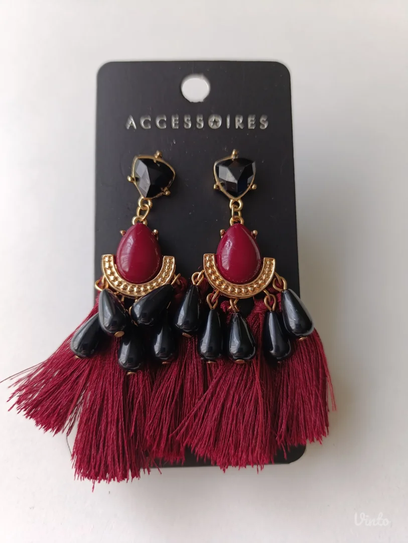 New Yorker bordo mindjuse sa kicankama NOVO