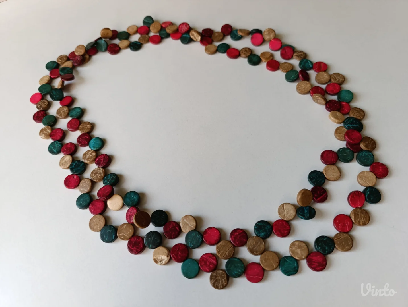 Duga šarena ogrlica