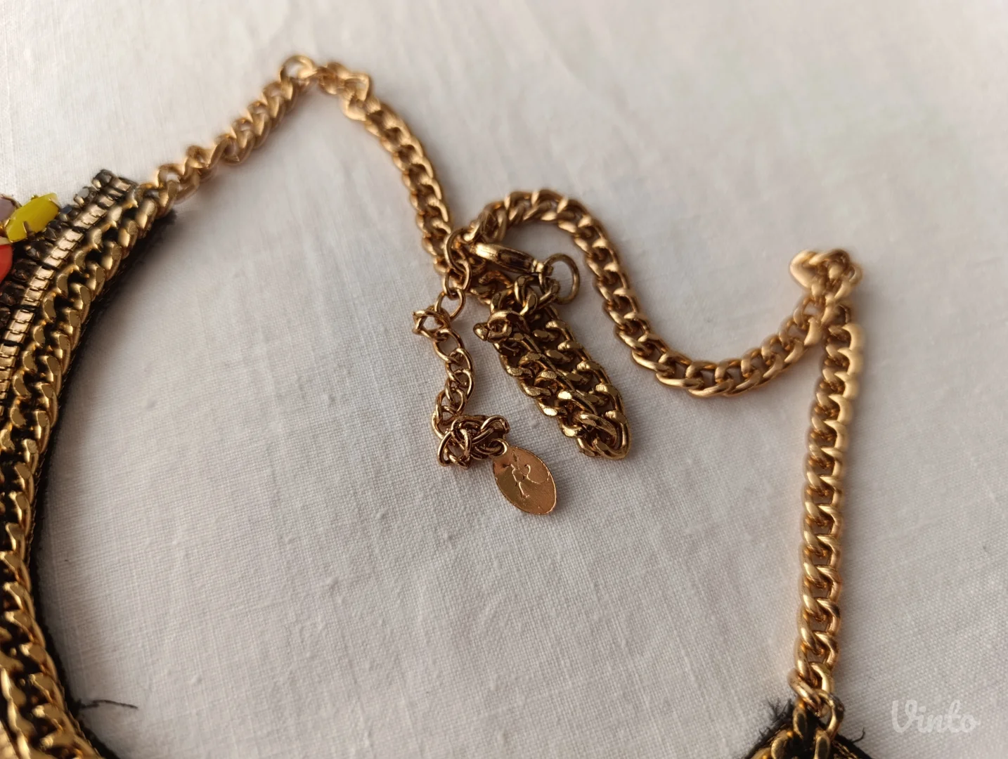 Accessorize raskošna ogrlica