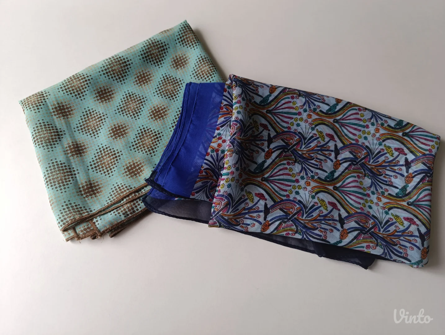 Dve marame/ešarpe/šala