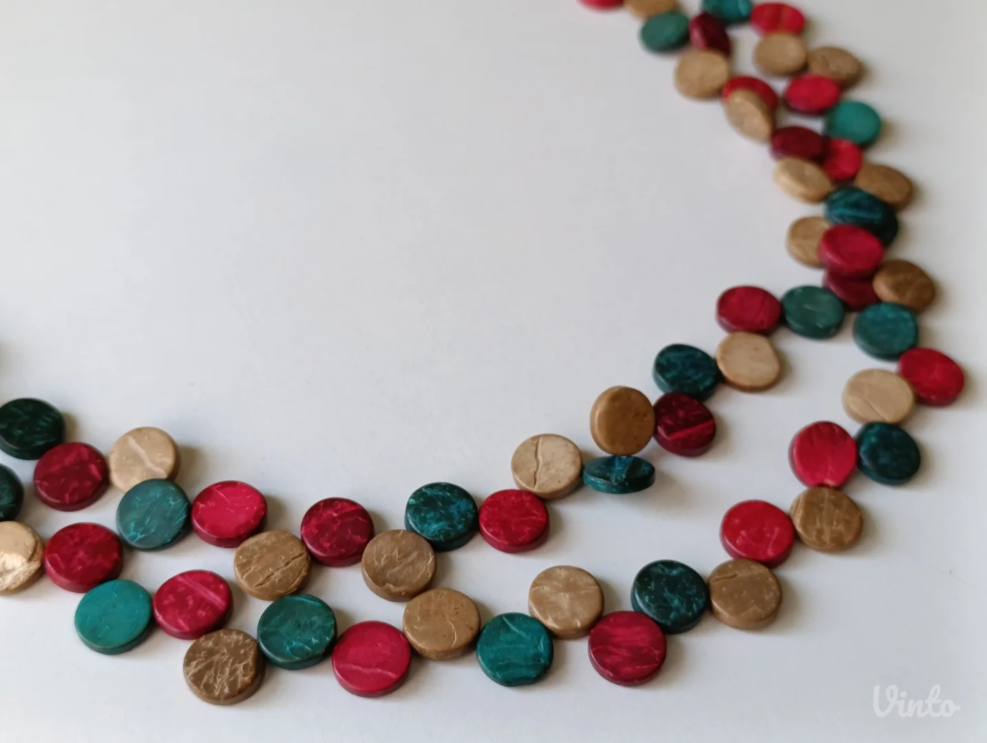 Duga šarena ogrlica