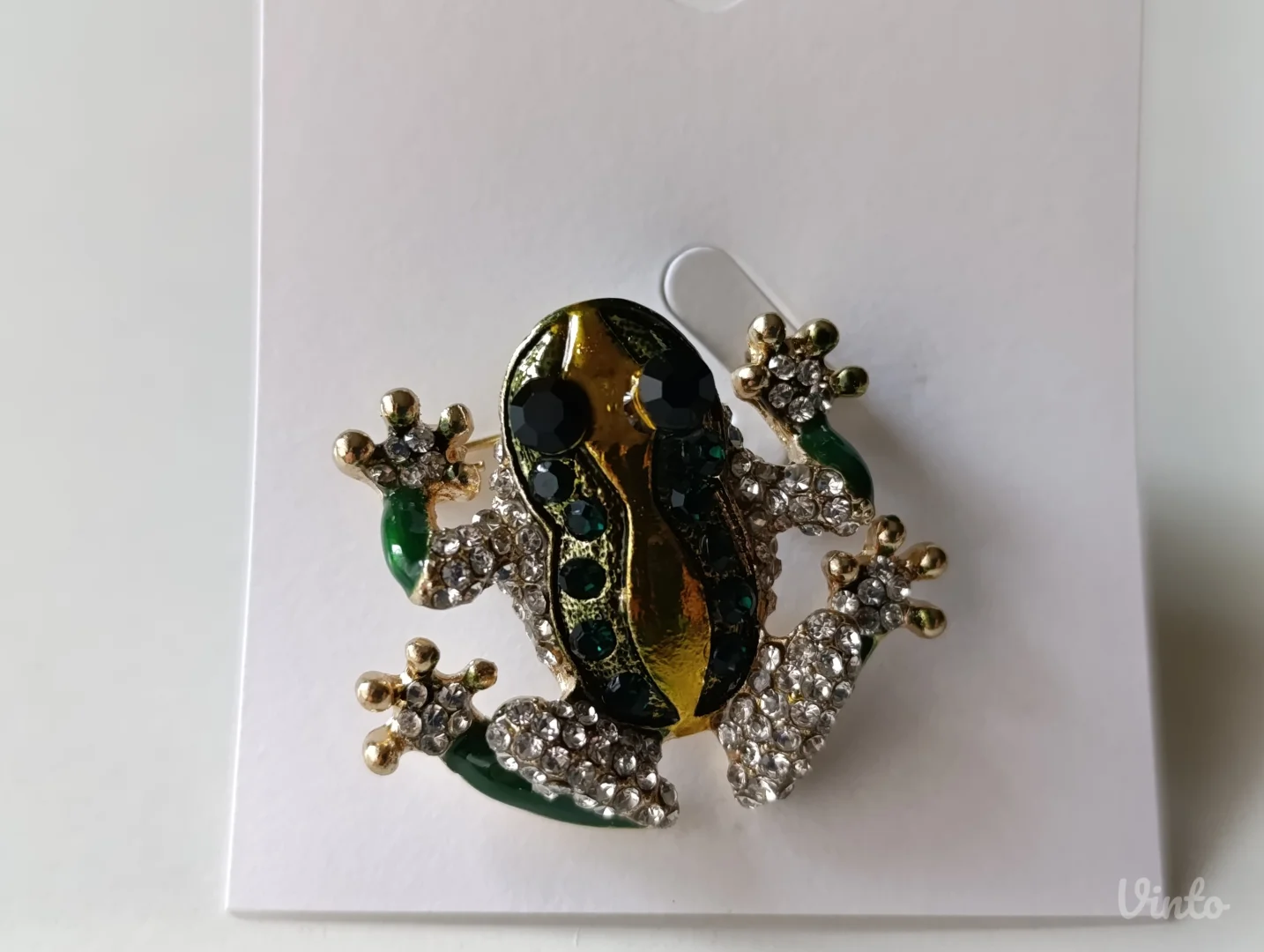 Unikatan broš - žaba