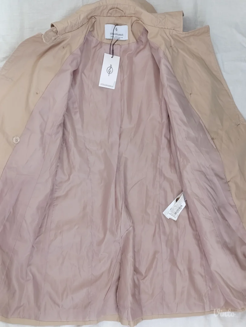 Stradivarius mantil NOV sa etiketom