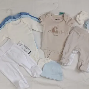 Pepco set bodića, pantalona, kapica, rukavica za bebu