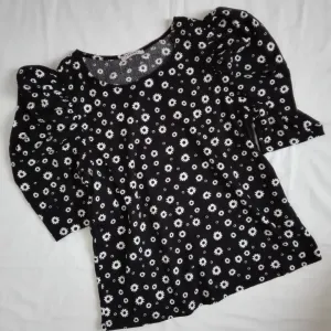 Orsay bluza sa puff rukavima NOVO sa etiketom