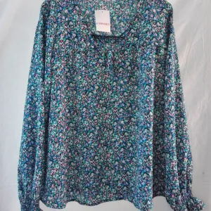 CAMAIEU neodoljiva bluza NOVO sa etiketom