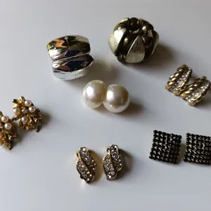 Lot vintage minđuše i prstenovi za marame